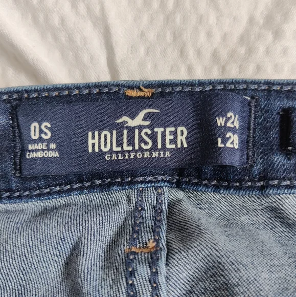 Hollister Ultra High-Rise Super Skinny Dark Wash Jeans - Picture 4 of 5